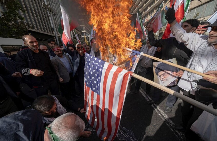 ترامب يزيد الضغط على إيران