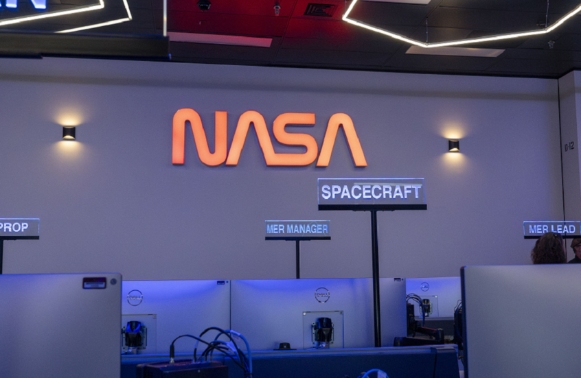 بعد أكثر من نصف قرن.. ناسا تستعد لعودة تاريخية إلى القمر