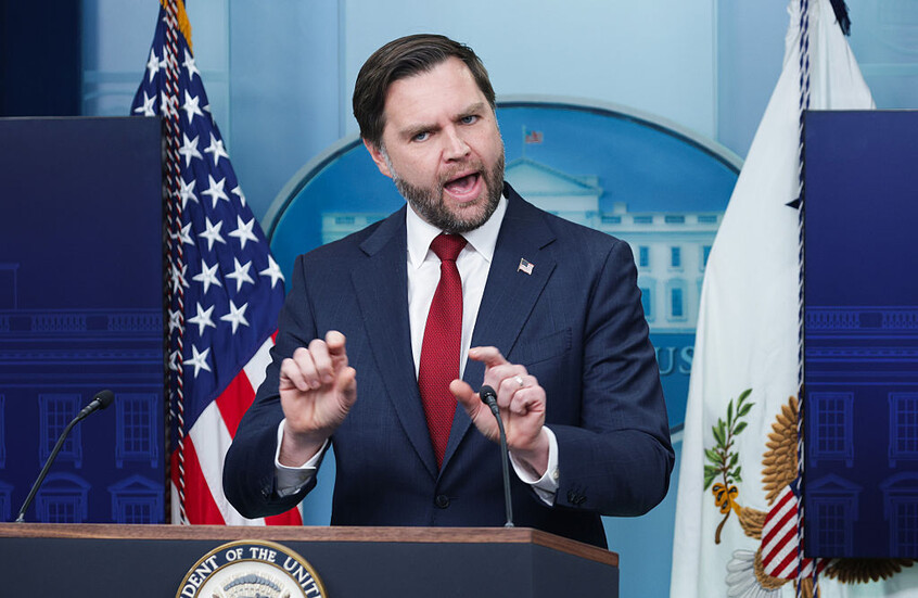 تسريب فيديو حساس لنائب ترامب و"الخدمة السرية" تتحرك ضد حارسه