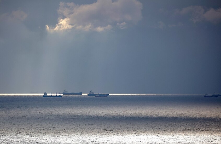 الدفاع الروسية تؤكد تعرض ناقلة نفط في البحر الأسود لهجوم مسيرات أوكرانية