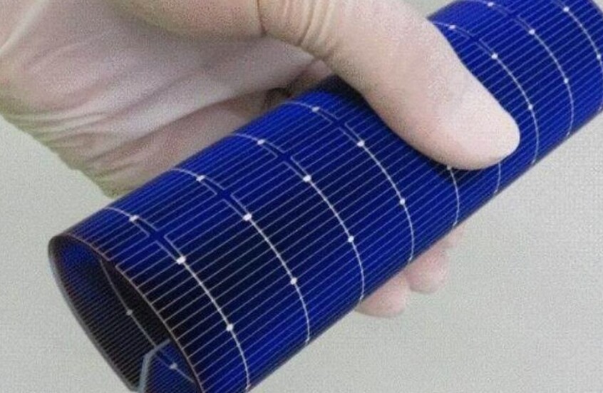 لوحة شمسية بسماكة ورقة!.. ابتكار صيني جديد