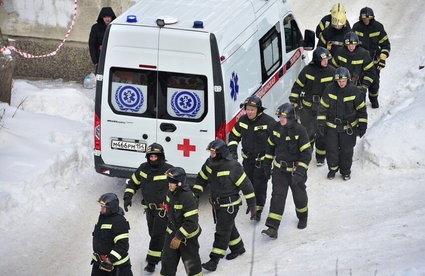 روسيا.. مصرع شخص وإصابة اثنين بانفجار نجم عن تسرب للغاز المنزلي (فيديو)