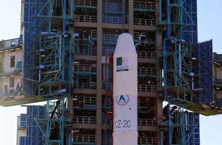 وزير الدفاع الجزائري يراقب إطلاق الصين قمرا اصطناعيا لبلاده (فيديو)