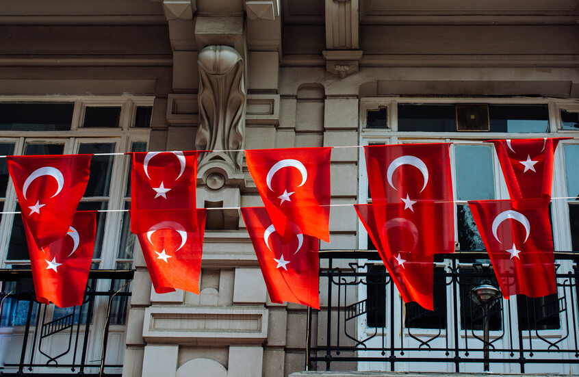 تركيا تحث مواطنيها على توخي الحذر عند السفر إلى إيران وسط التطورات الأخيرة التي تشهدها البلاد