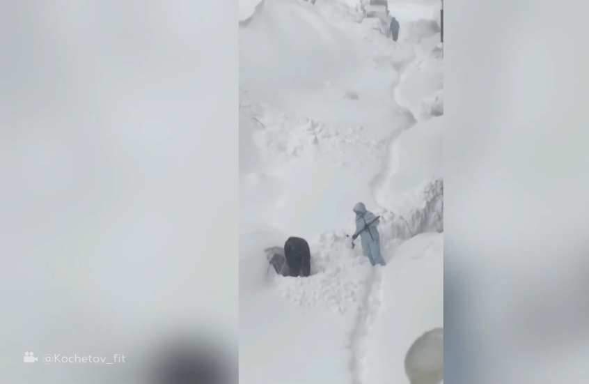 روسيا.. أكوام ضخمة من الثلوج تشل الحياة في كامتشاتكا