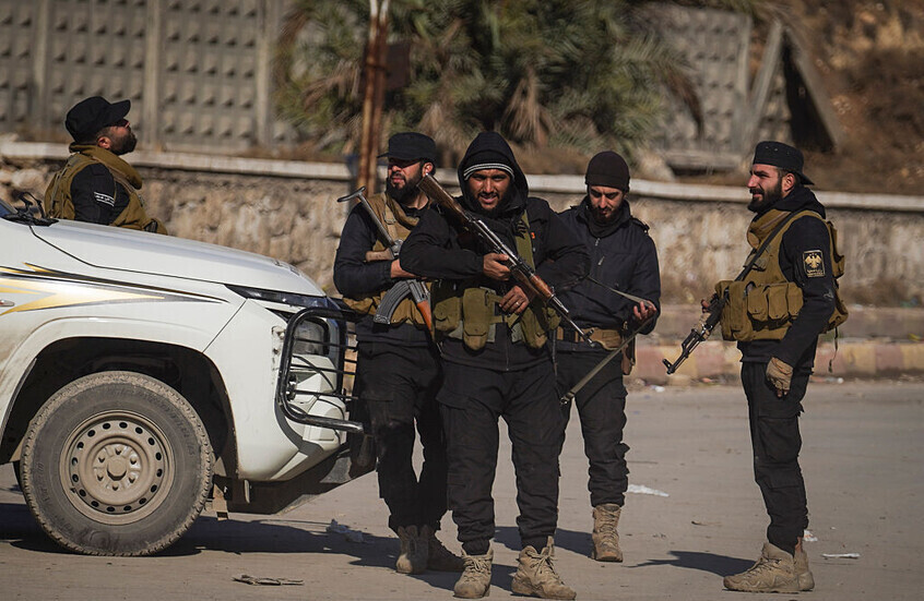 الجيش السوري يبدأ هجوما على مواقع "قسد" و"العمال الكردستاني" في دير حافر شرق حلب