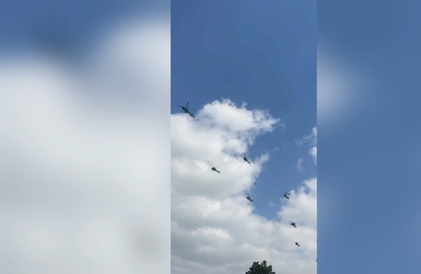 مروحيات عسكرية تحلق فوق أبوظبي مع إحياء الإمارات الذكرى الـ4 لـ"يوم العزم"