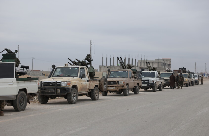 الجيش السوري يعلن السيطرة على مطار الطبقة العسكري بشكل كامل