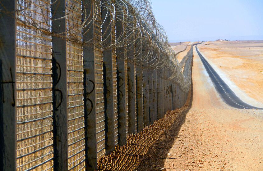 الجيش الإسرائيلي يحبط تهريب 6 بنادق M-16 من مصر (صور)