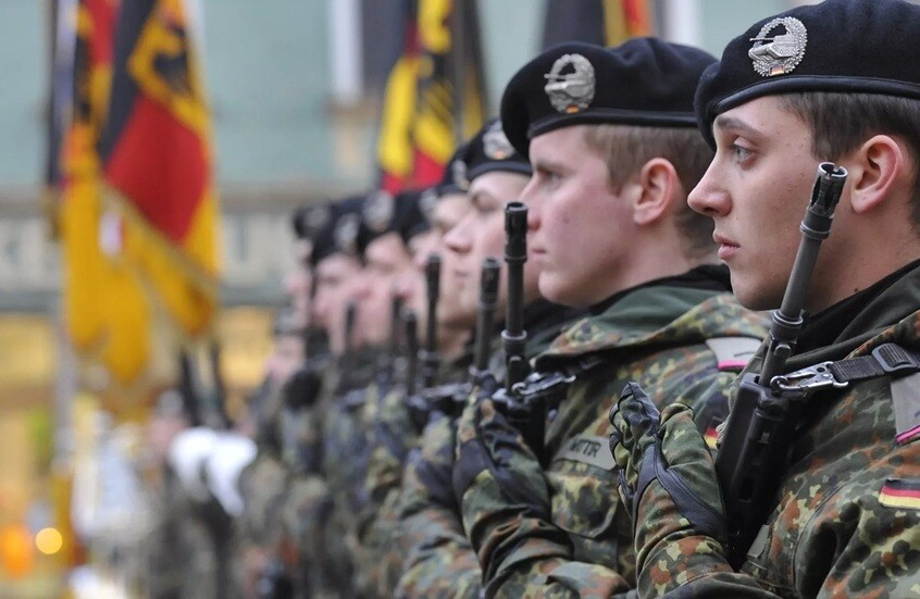 تحليل لـ RT: الانسحاب الألماني من غرينلاند يؤشر إلى فشل الرد الأوروبي على ترامب