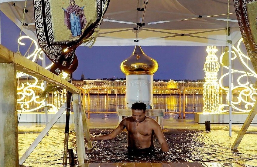 عيد الغطاس في روسيا.. بين القدسية والتقاليد (صور)