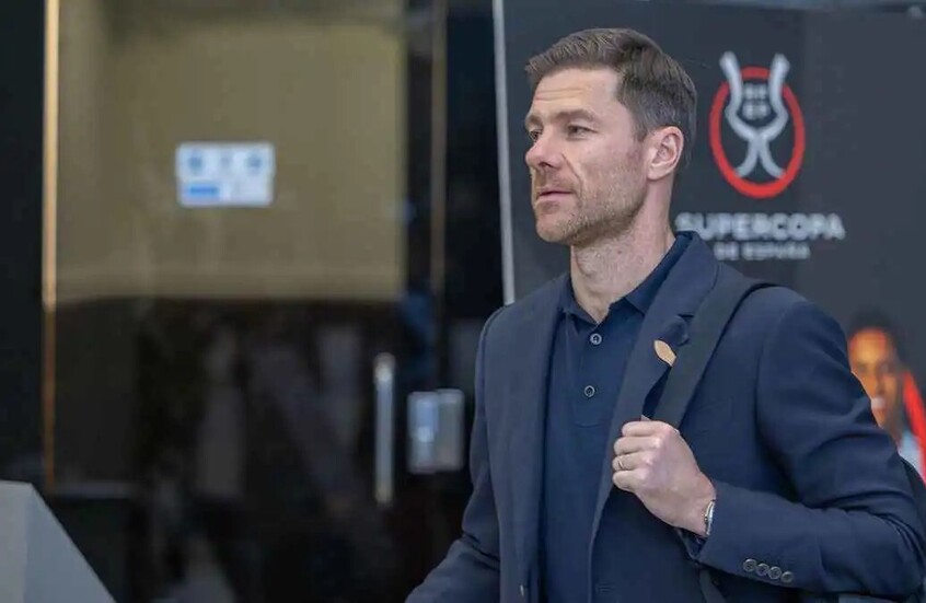 ليس ليفربول.. ناد إنجليزي جديد يدخل سباق التعاقد مع تشابي ألونسو