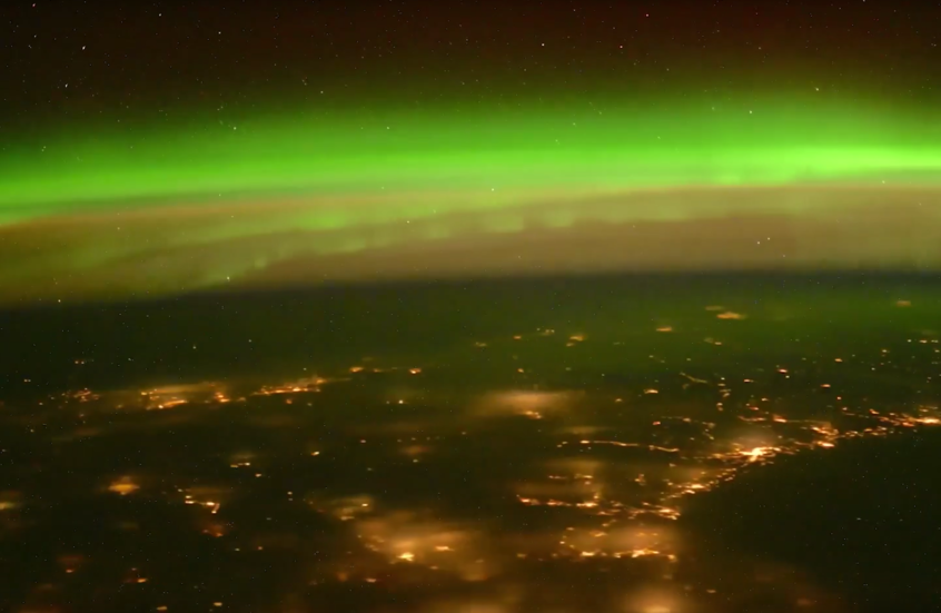 رائد روسي يوثق لقطات مميزة للشفق القطبي من الفضاء (فيديو)