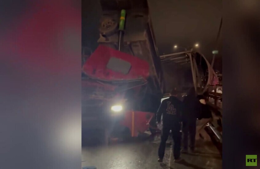 روسيا.. قلّاب شاحنة يدمر جسرا في مقاطعة روستوف