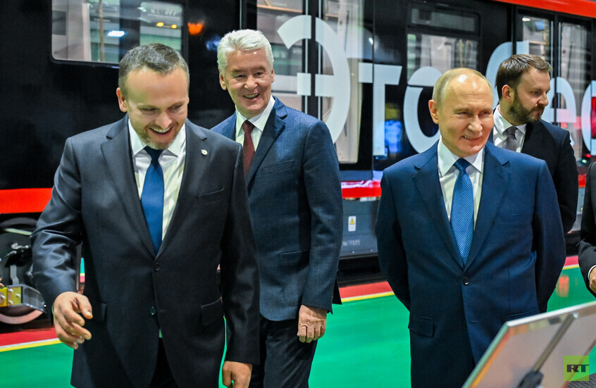 بحضور بوتين.. موسكو تطلق اختبارات أول مترو روسي ذاتي القيادة بمكونات محلية