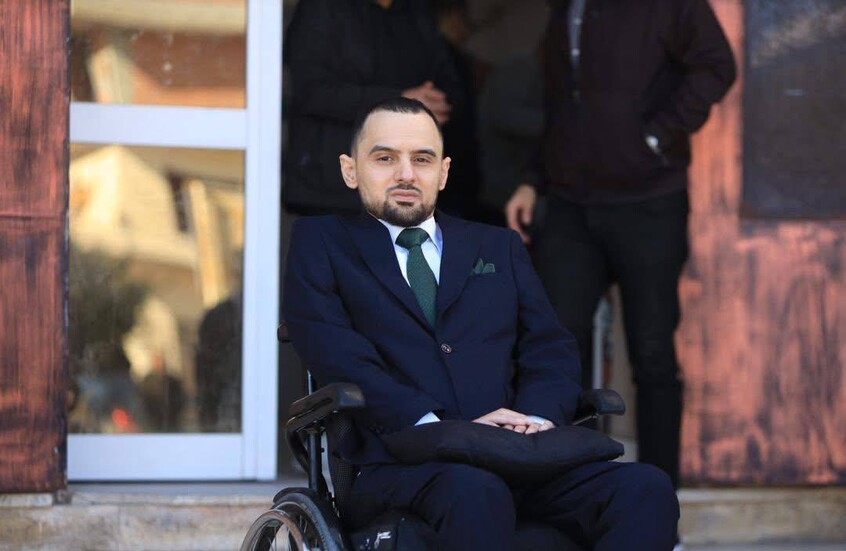 رصاصة داعش لم تسقطه.. محمد الكميتي يحول شلل الجسد إلى انتصار إرادة