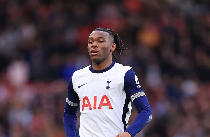 هجوم ليلي وسرقة وتكسير زجاج سيارة فاخرة للاعب في الدوري الإنجليزي (صورة)