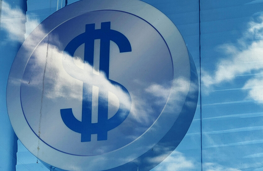 أدنى مستوى في 20 عاما.. ما أسباب تراجع حصة الدولار في الاحتياطيات العالمية؟