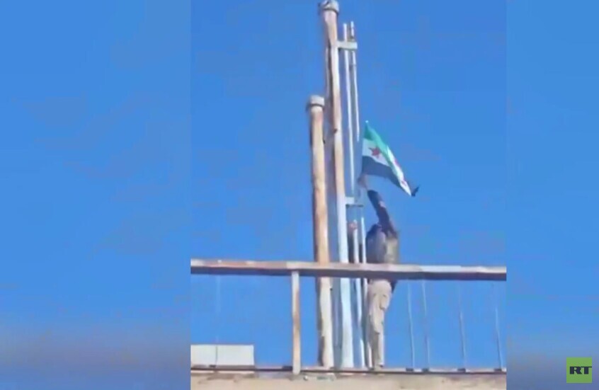 رفع العلم السوري على سد الخابور جنوب مدينة الحسكة