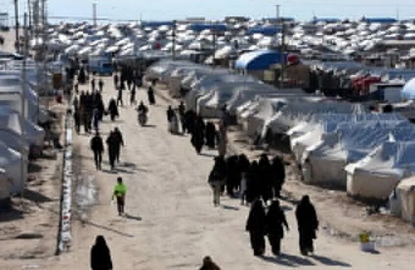 الجيش السوري: "قسد" تركت حراسة مخيم الهول وبذلك أطلق من كان محتجزا فيه