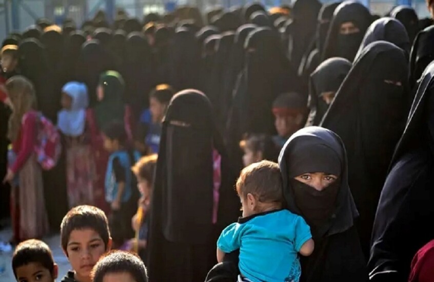 الجيش السوري: "قسد" تركت حراسة مخيم الهول وبذلك أطلق من كان محتجزا فيه