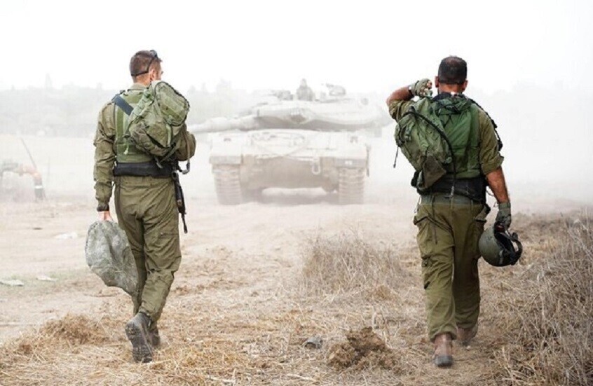 معاريف تكشف: الجيش الإسرائيلي يستنزف مقاتليه بالإرهاق وسوء الإدارة وتمديد الخدمة يعمق الانهيار