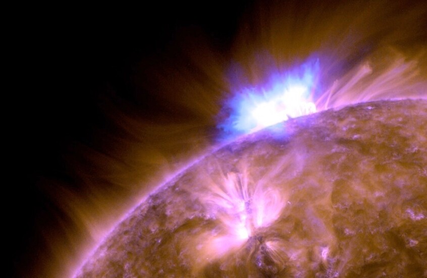 اكتشاف نتوءات نادرة داخل هالة الشمس