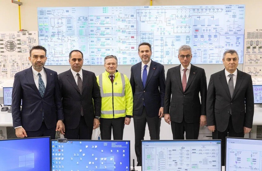 مدير "روساتوم" الروسية ووزير الطاقة التركي يزوران محطة "أكويو" النووية