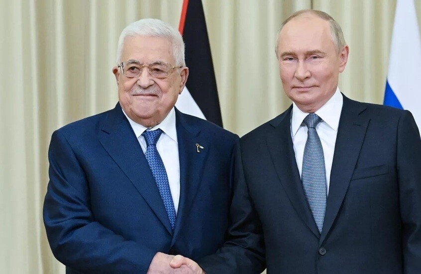 محمود عباس يصل موسكو للقاء الرئيس الروسي