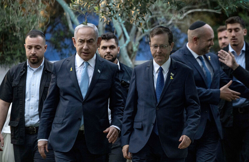 بلا دليل.. الإعلام العبري يحتفي بـ"مصافحة حارة" بين السيسي وهرتسوغ