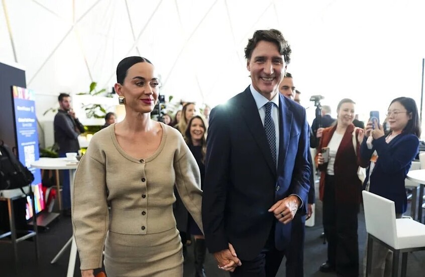 كاتي بيري ترافق جاستن ترودو في منتدى "دافوس"