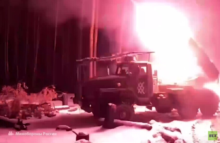 منظومة "غراد" تستهدف مواقع تمركز القوات الأوكرانية