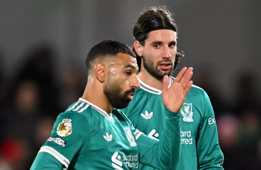 أسطورة ليفربول يشيد بـ"تمرد" سوبوسلاي على صلاح: أحببت تجاهله للنجم المصري في مباراة مارسيليا