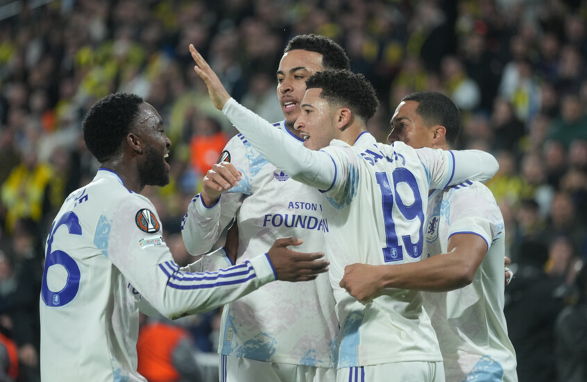 ليون وأستون فيلا يتربعان على قمة الدوري الأوروبي