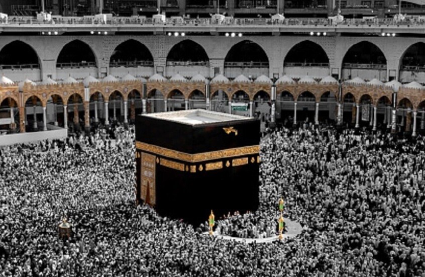 أردني يستعيد النطق وتونسي يبصر من جديد أثناء الطواف حول الكعبة (فيديو)