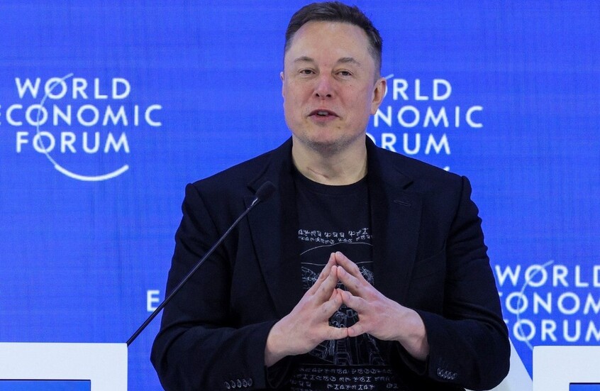 ماسك يثير ضحك الحضور من سياسة ترامب بمنتدى دافوس (فيديو)