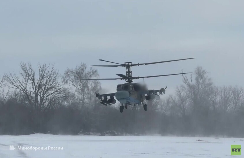 مروحية "كا-52 إم" الروسية تستهدف مواقع للقوات الأوكرانية