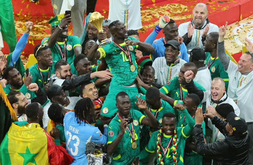 أسطورة الكرة السنغالية يعلق على اتهام المغرب بـ"شراء الحكام" في كأس إفريقيا