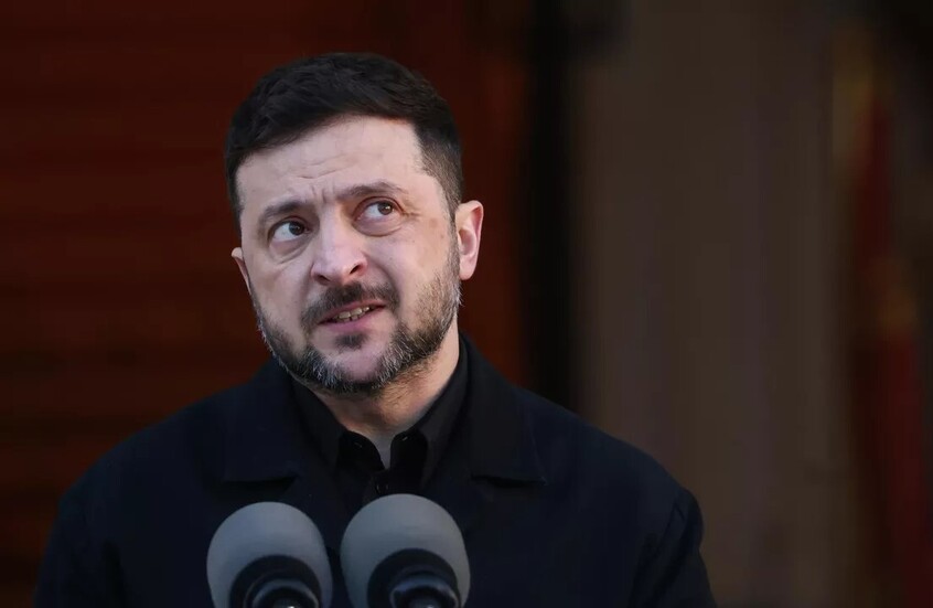 مسؤول إيطالي: خطاب زيلينسكي في دافوس كشف عن "دمية" في مأزق بعد فقدان الدعم الأمريكي