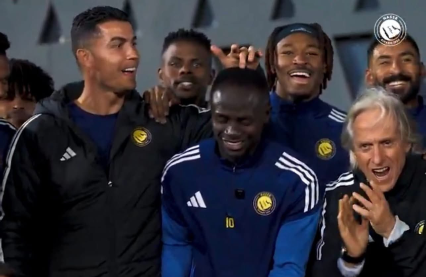 النصر يحتفل بعودة ساديو ماني وتصرف لطيف من كريستيانو رونالدو (فيديو- صورة)