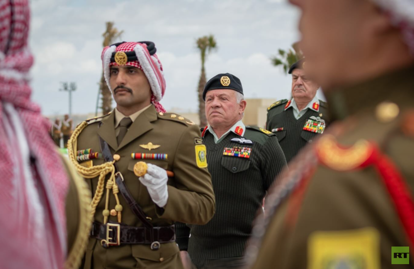 العاهل الأردني عبدالله الثاني يوجه بإعادة هيكلة الجيش العربي