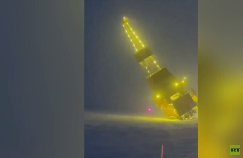 الولايات المتحدة.. انهيار منصة نفطية في ولاية ألاسكا أثناء نقلها