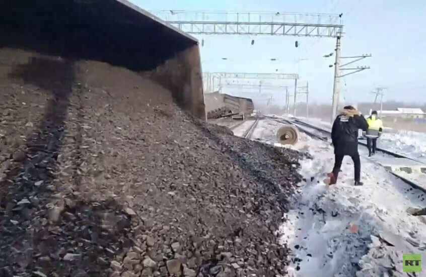 روسيا.. انحراف عشرات عربات الفحم عن السكة في خاباروفسك