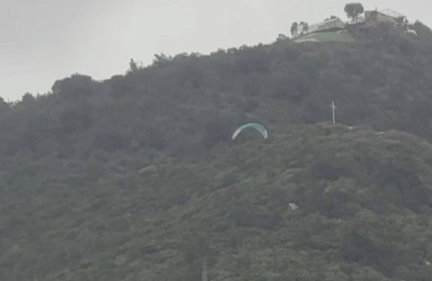 نجاة ثلاثة لبنانيين بعد سقوطهم أثناء ممارسة الطيران الشراعي بين غوسطا وجونية