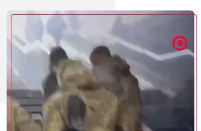 لقطات صادمة!.. عناصر تجنييد نظام كييف يختطفون رجلا قسرا من الشارع