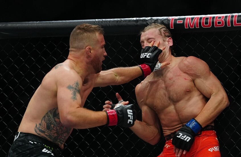 بعد تعرضه لضرب مبرح.. وجه الفتى "الشقي" يتحول "لمادة للسخرية" (فيديو)