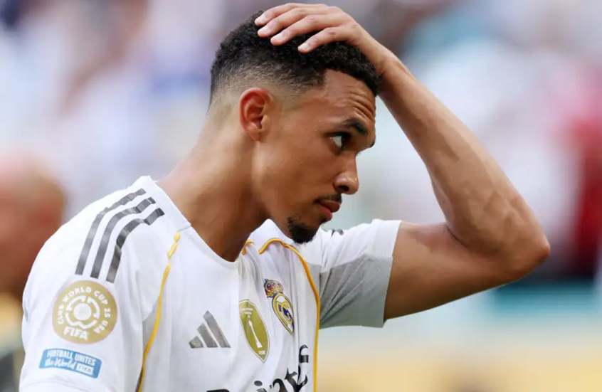 بعد أنباء التخلي عنه.. أربيلوا يحدد موقفه من بيع أرنولد