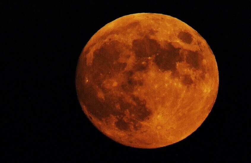 سلطنة عُمان تنضم لبرنامج Artemis لاستكشاف القمر