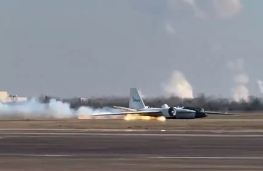 طائرة "ناسا" تشتعل أثناء هبوطها في ولاية تكساس الأمريكية
