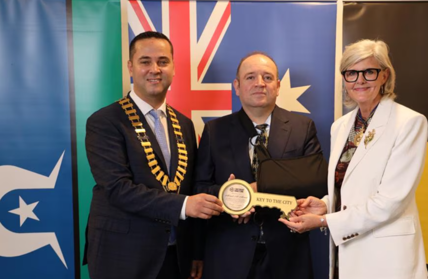 أستراليا.. أحمد الأحمد يتسلم مفاتيح مجلس مدينة كانتربري - بانكستاون